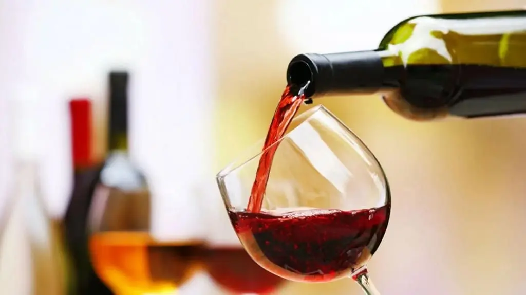 ¿Es bueno tomar vino sin alcohol?