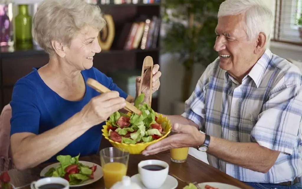 ¡Consejos para la alimentación en adultos mayores!