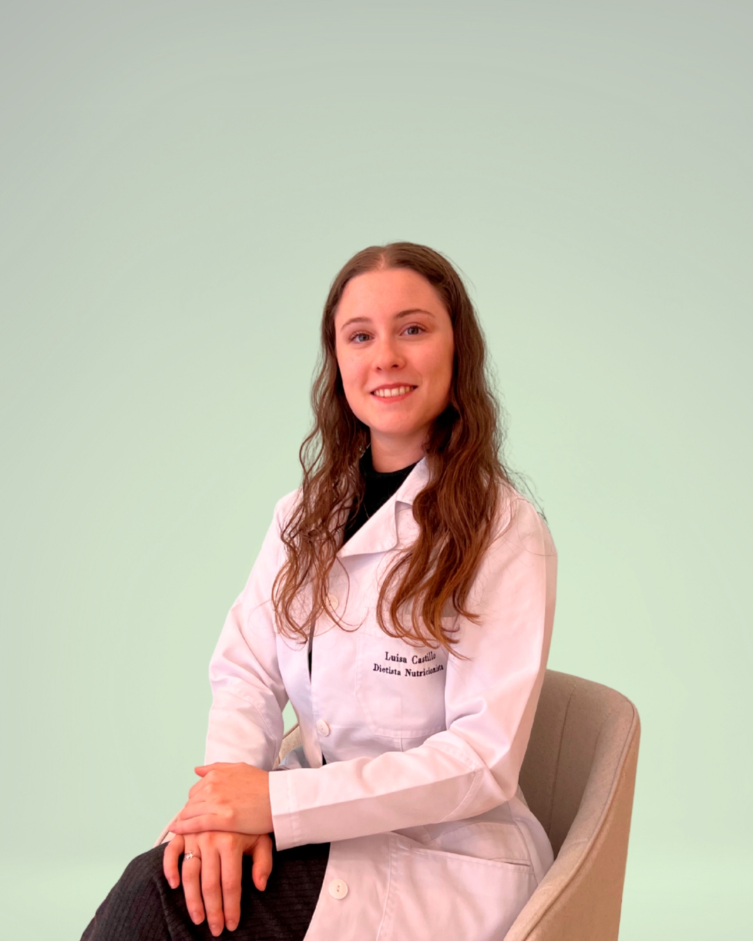 Retrato de Guiomar, nutricionista especializada en salud hormonal e integrante del equipo de Luisa Castillo en Barcelona.